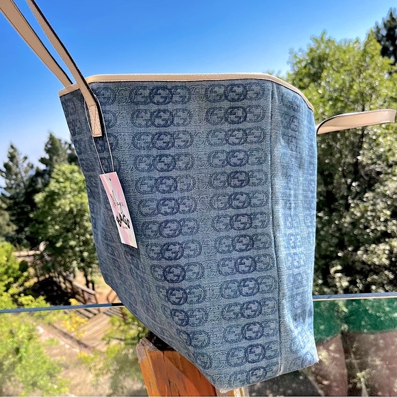 Gucci: Denim Interlocking GG Leather Abbey Joy Tote Shoulder Bag (White) - Picture 5 of 17